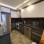 Villa Oezel Havuz Ve Deniz Manzarali Yeni Kusadası
