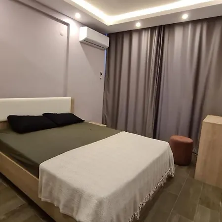 Villa Oezel Havuz Ve Deniz Manzarali Yeni Kusadasi